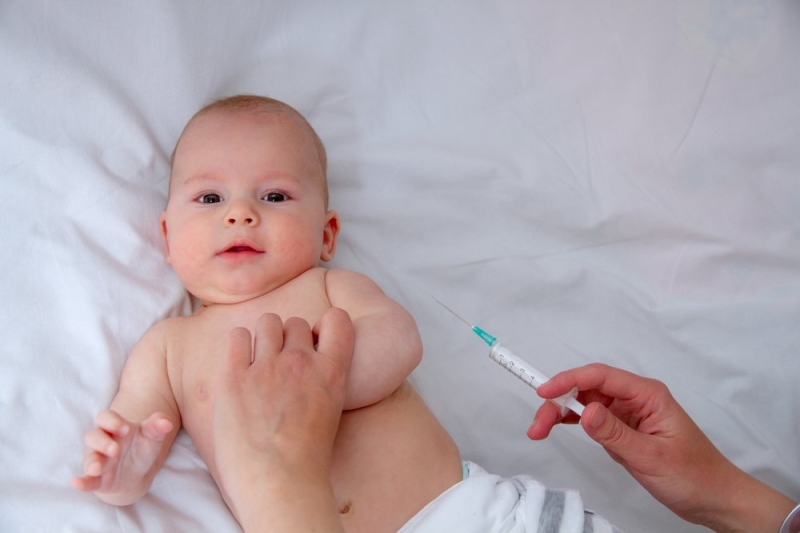 Вакцинация от полиомиелита и детский сад: кого изолировать?