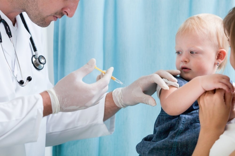 13 главных причин, почему вы якобы «не должны» вакцинировать своего ребенка