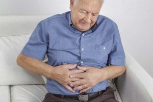 Дедушку мучают газы Дедушку тревожат газы