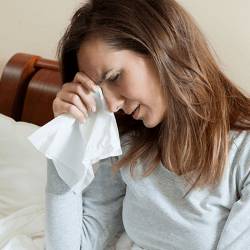 Девушка плачет Девушке плохо