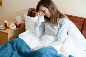 Мощная боль у девушки