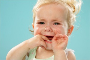 Ребенок плачет Ребенок кричит