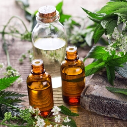 3 бутылочки с маслом 3 баночки с маслом