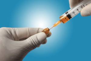 Укол и ампула Шприц и ампула